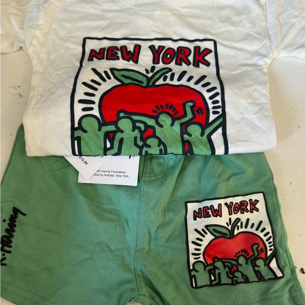 K.Haring (Keith) New York shirt and shorts size 18-24 B13